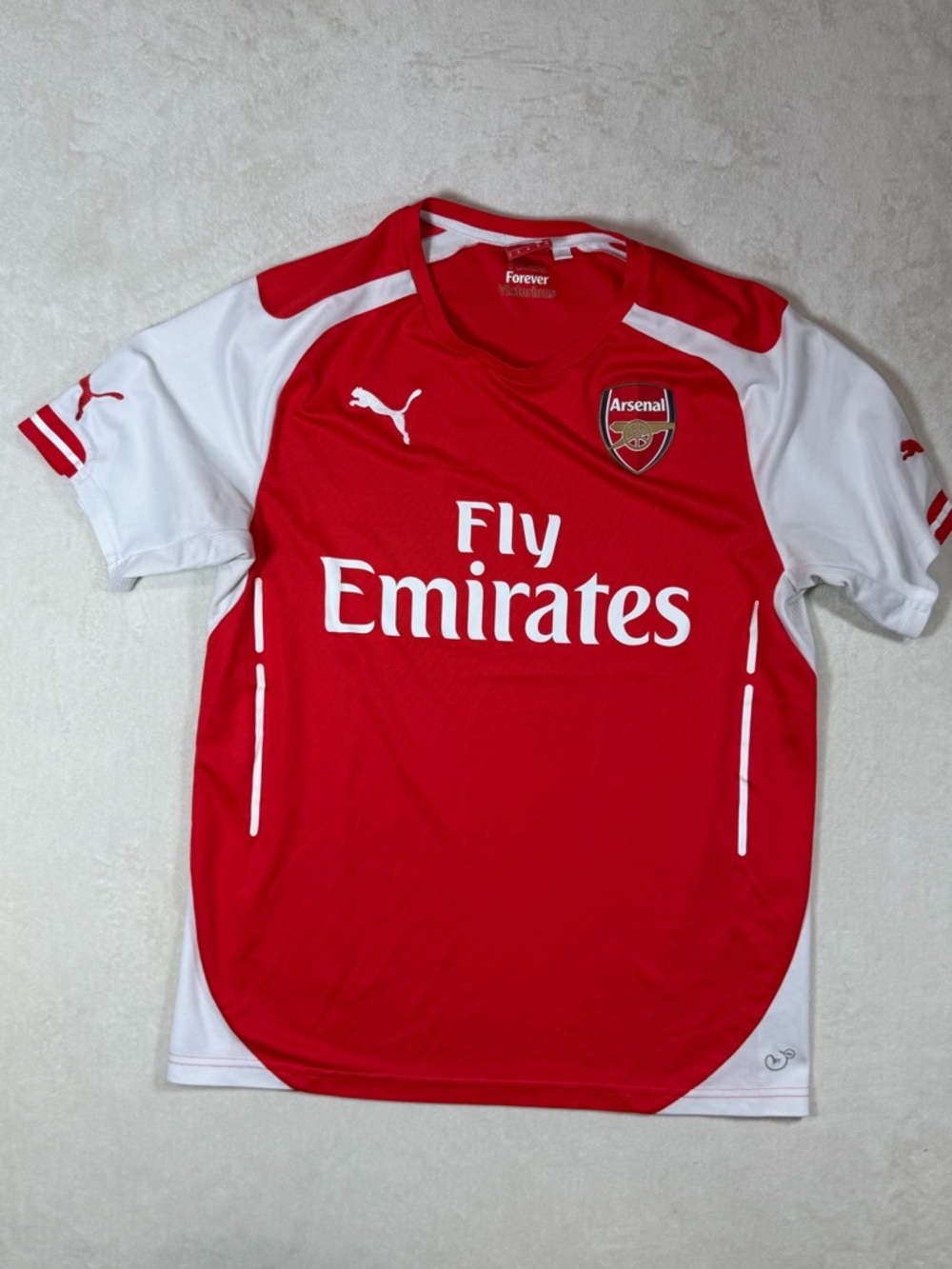 Puma Size Medium Arsenal FC home jersey from the 2014-2015 season